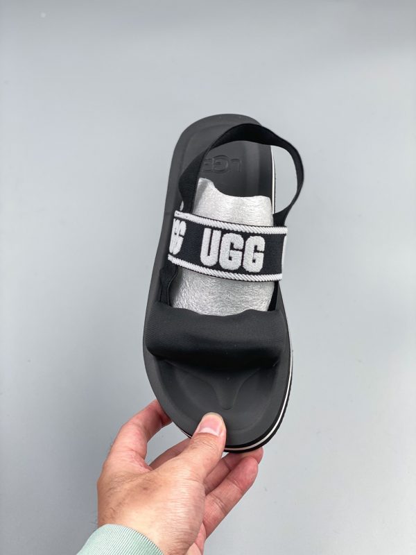 סנדלי UGG