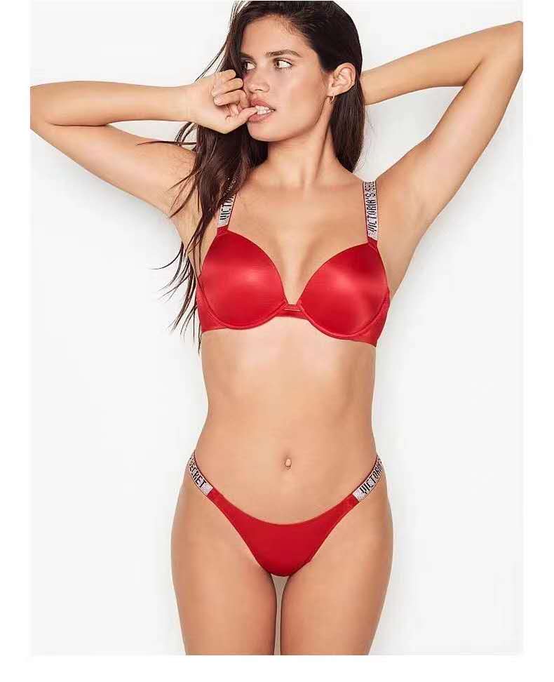 סטים מדהימים של חזייה ותחתון של ויקטוריה סיקרט