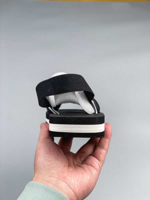 סנדלי UGG